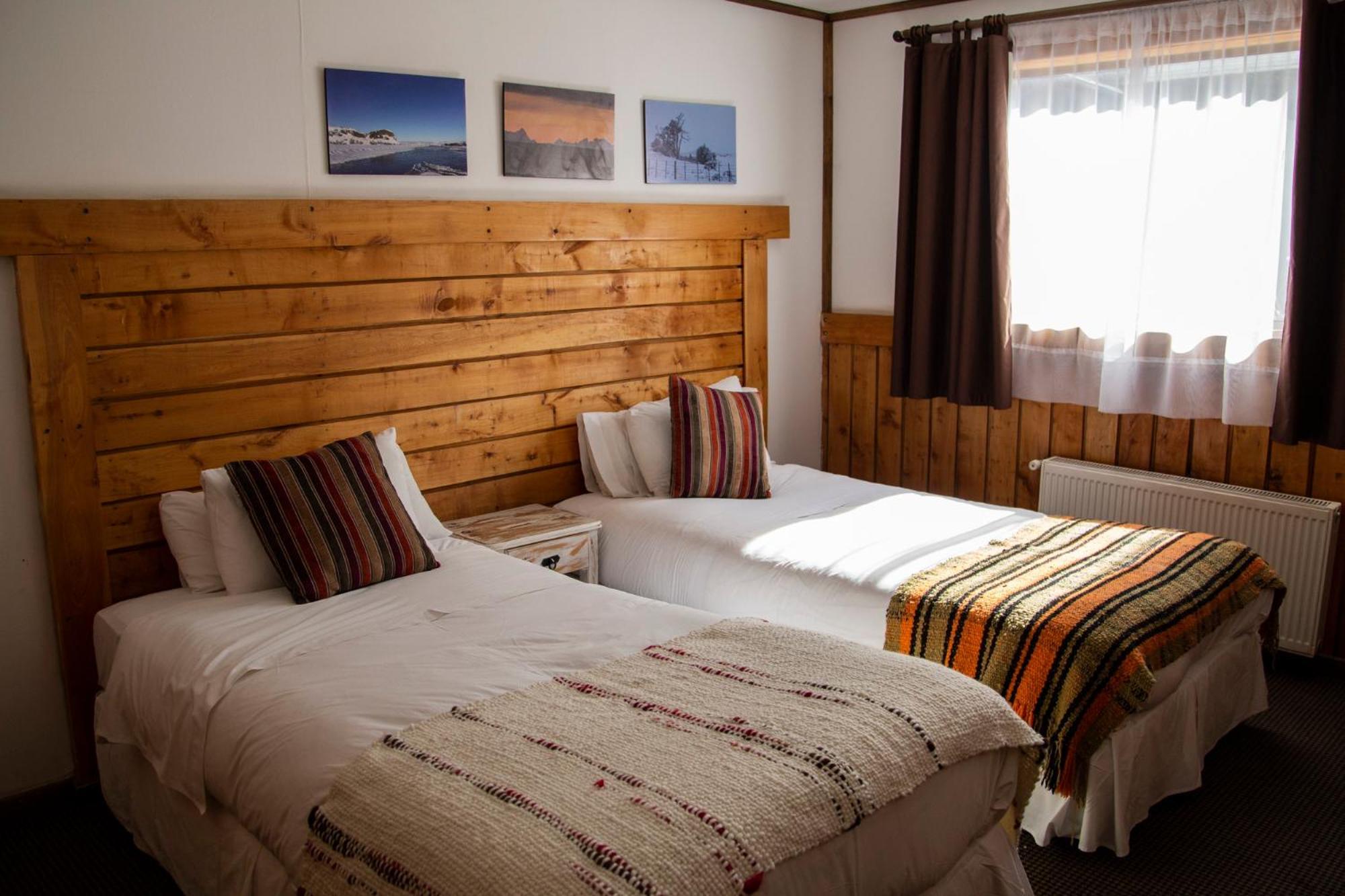 Weskar Lodge Hotel Puerto Natales Exteriör bild