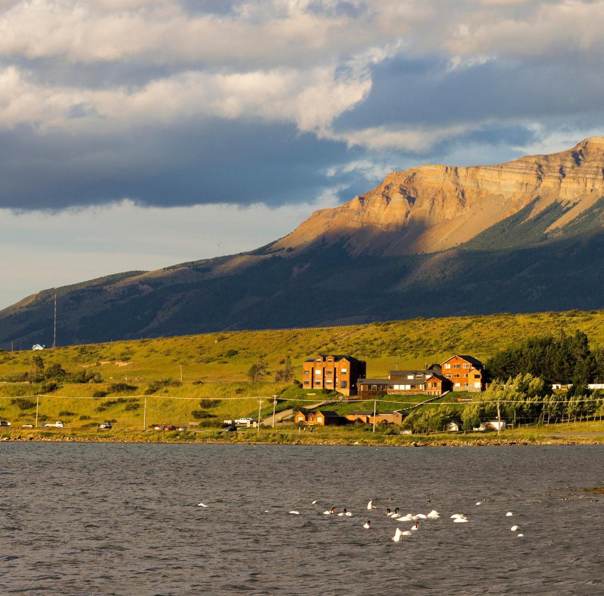 Weskar Lodge Hotel Puerto Natales Exteriör bild