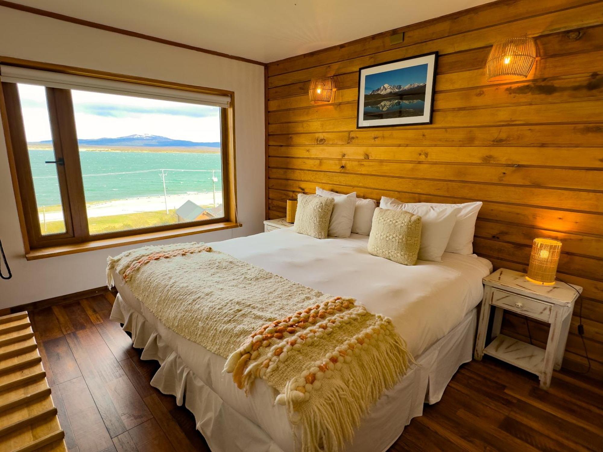 Weskar Lodge Hotel Puerto Natales Exteriör bild