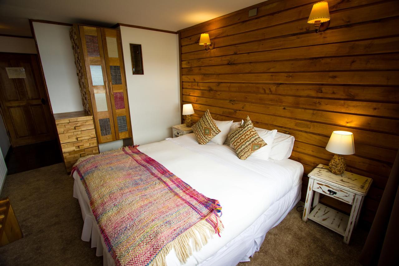Weskar Lodge Hotel Puerto Natales Exteriör bild
